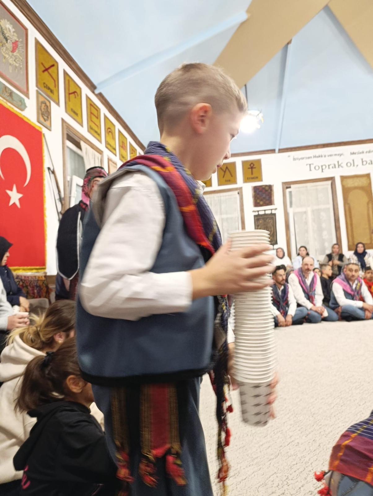 Hizmette Yarışan Yarenler 2